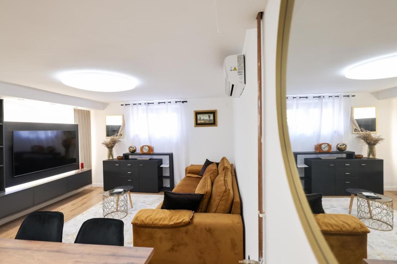 Oscar & Leo Apartment