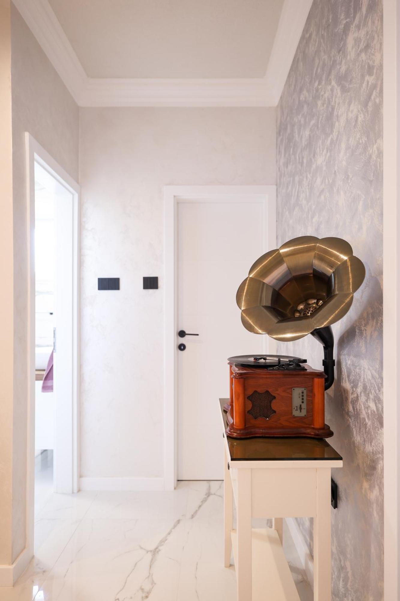 Oscar & Leo Apartment